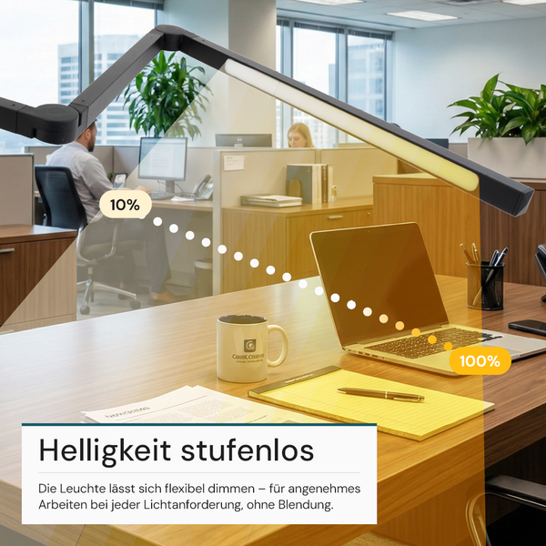 LED Schreibtischleuchte auf einem Schreibtisch in einem Büro, die Helligkeit ist von 10 Prozent auf 100 Prozent eingestellt.