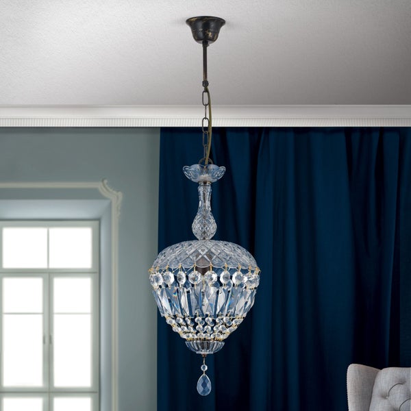 Kristall Pendelleuchte im klassischen Design mit hängenden Glaselementen für eine elegante Raumbeleuchtung.