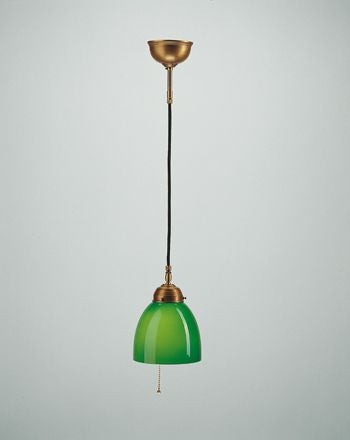 Pendelleuchte mit grünem Glasschirm und Zugschnur