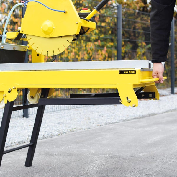 Fliesenschneidmaschine mit Arbeitstisch und CE ISO 9001 Kennzeichnung