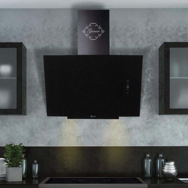 Moderne Wandabzugshaube in einer eleganten Küche mit integrierter Beleuchtung und Bedienfeld.