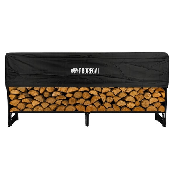 Holzlagerregal mit Abdeckung und gestapeltem Brennholz