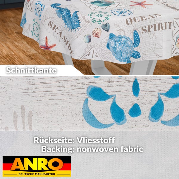 Abwaschbare Tischdecke mit maritimem Muster, Seepferdchen und Schildkröten. Detailansicht der Schnittkante und der Vliesrückseite. ANRO Deutsche Manufaktur Logo.