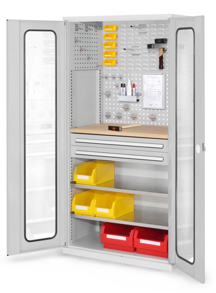 Werkstattschrank mit Werkzeugen und Aufbewahrungsbehältern