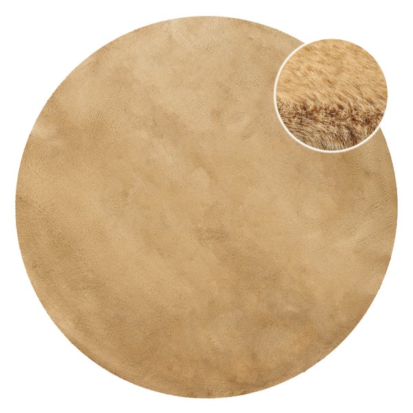 Runder Kunstfellteppich mit Detailansicht der weichen Struktur.