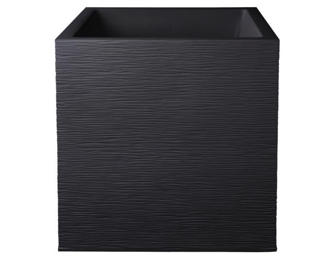 Nahaufnahme einer strukturierten, dunklen Holzoberfläche