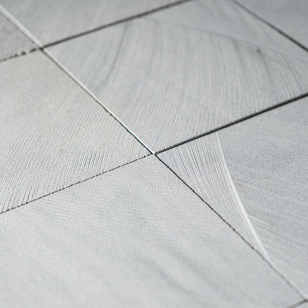 Strukturierte quadratische Steinplatten mit gebürsteter Oberfläche für Bodenbeläge