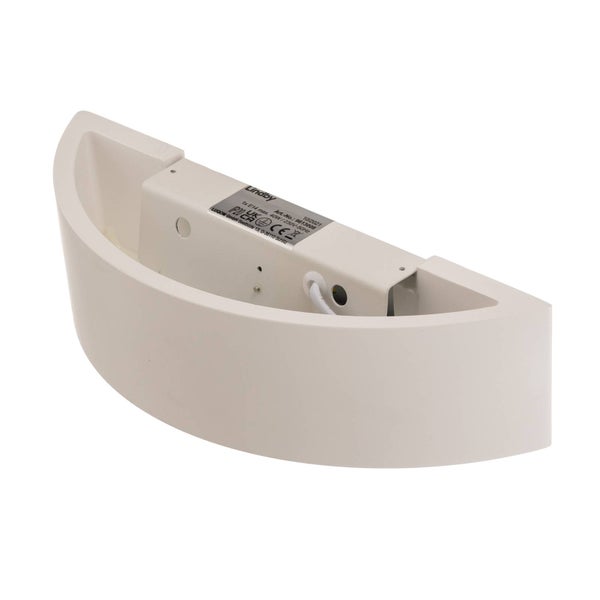 Lindby Wandleuchte mit technischem Etikett, Fassung E14, maximal 40 Watt, Schutzart IP20, europäische und britische Konformität.