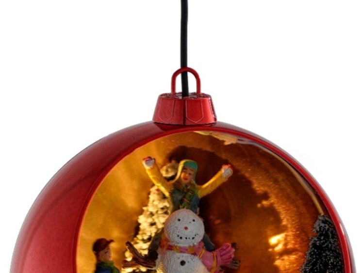 Weihnachtskugel zum Aufhängen mit beleuchteter Winterlandschaft, Schneemann und Figuren.