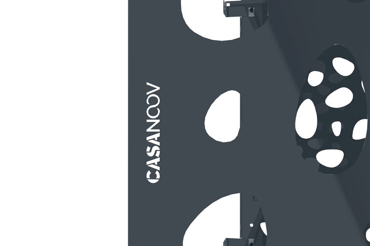 Casanoov Logo auf einem anthrazitfarbenen Metallpaneel mit dekorativen ovalen Ausschnitten.