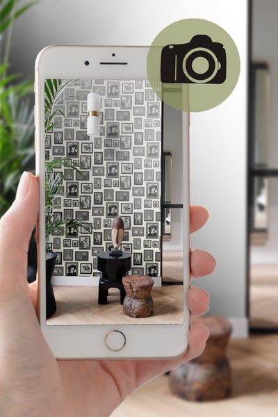 Ansicht eines Raumes mit Fototapete auf einem Smartphone