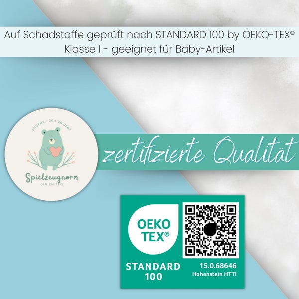 Kissenfüllung in einer Verpackung und zwei Kissenbezüge