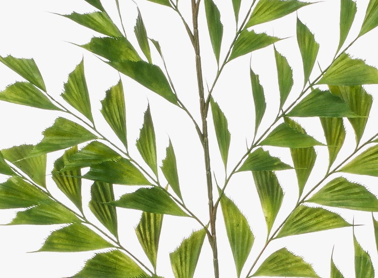 Künstliches Monstera-Blatt mit charakteristischen Löchern