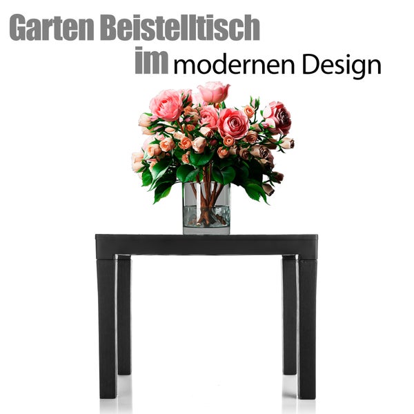 Gartentisch im modernen Design mit Blumenvase