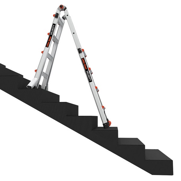 Little Giant Velocity Multifunktionsleiter aus Aluminium auf einer Treppe platziert