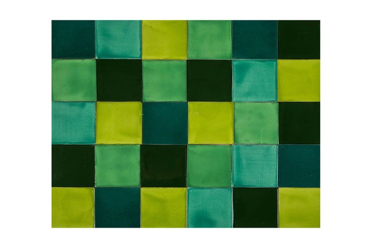 Quadratische, grüne Keramikfliesen