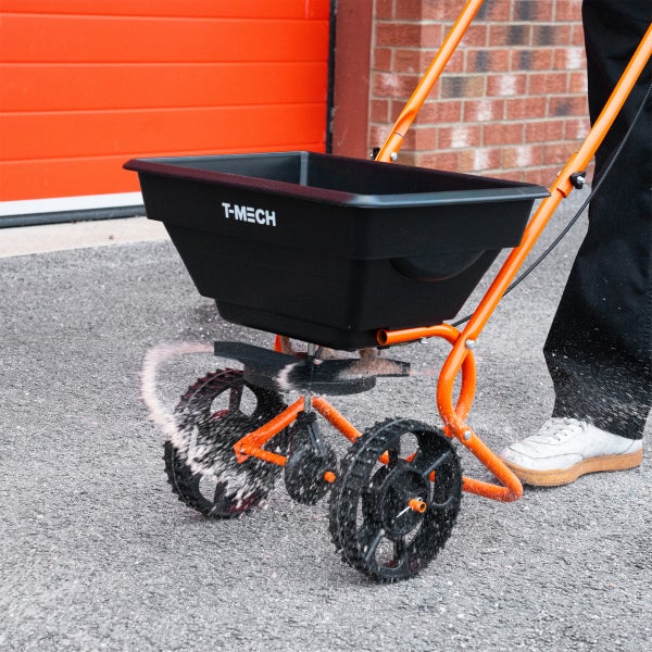 T-Mech Rasennivellierer und Rotationsstreuer 50cm – Orange