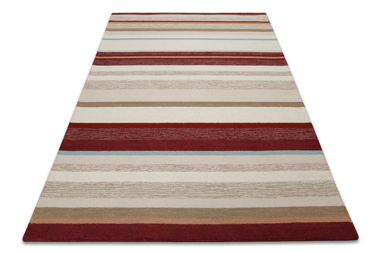 Rechteckiger Teppich mit horizontalem Streifenmuster in Rot, Beige und Hellblau.