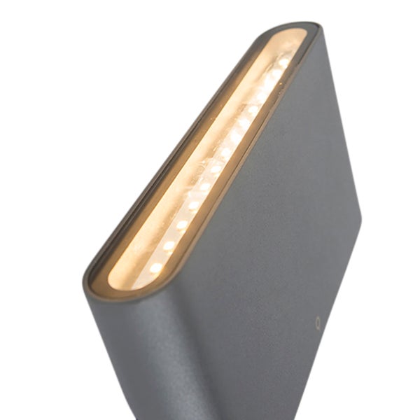 Moderne Außenwandleuchte in Anthrazit mit integriertem LED-Leuchtband.