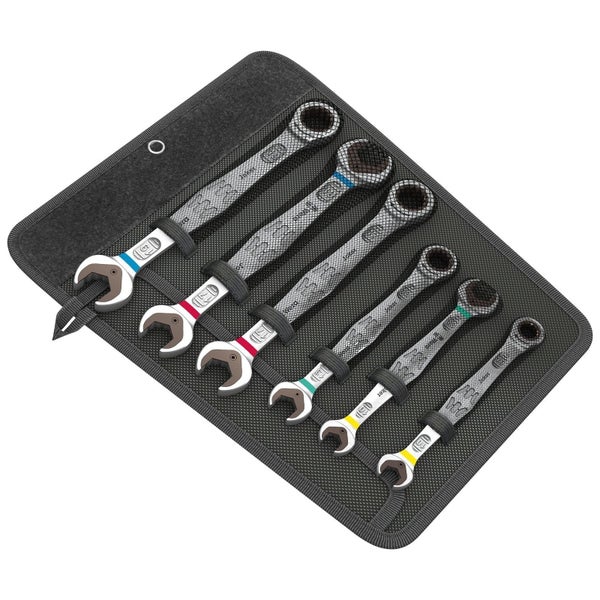 Set aus Gabelschlüsseln mit Maulschlüsseln und Ringratschenschlüsseln in einer Werkzeugtasche