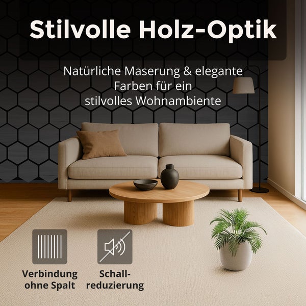 Wohnzimmer mit beigem Sofa, Holz-Couchtisch und Wandpaneel in dunkler Sechseck-Optik. Symbole für spaltfreie Verbindung und Schallreduzierung.