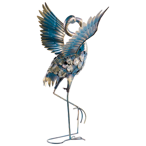 Gartenfigur Flamingo aus Metall mit ausgebreiteten Flügeln und detaillierter Federstruktur.