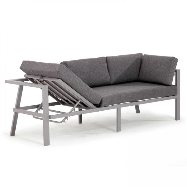 Graues Lounge-Sofa aus Metall mit hochklappbarer Liegefläche und dunkelgrauen Polstern.