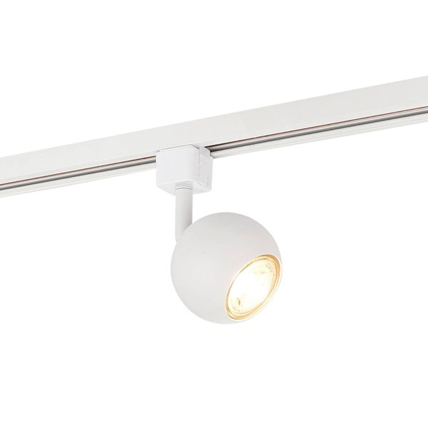 Weißer kugelförmiger Strahler für Schienensysteme, eingeschaltet mit warmem Licht.