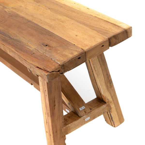 Holzbank für den Innen- und Außenbereich