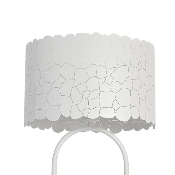 Dekorative Leuchte mit gemustertem Lampenschirm