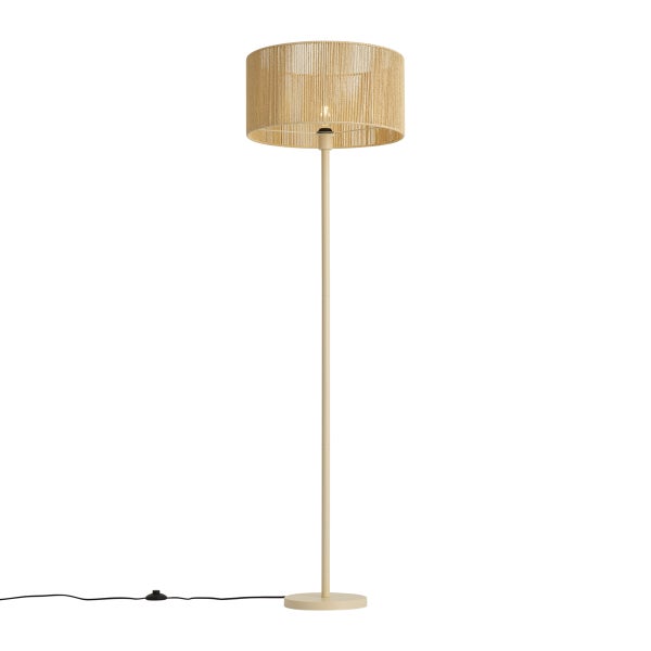 Stehlampe mit rundem naturfarbenem Faden-Schirm und beigem Metallständer, minimalistisches Design.