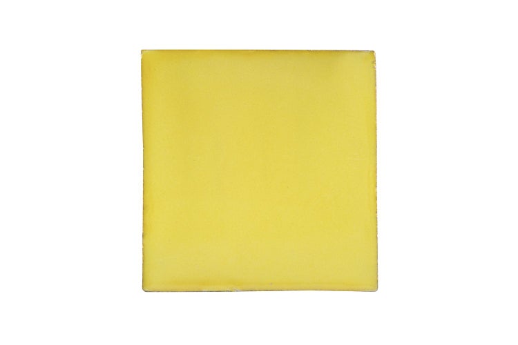 Gelber Schwamm für verschiedene Reinigungsarbeiten