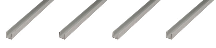 Vier U-Profile aus Metall für verschiedene Montageanwendungen