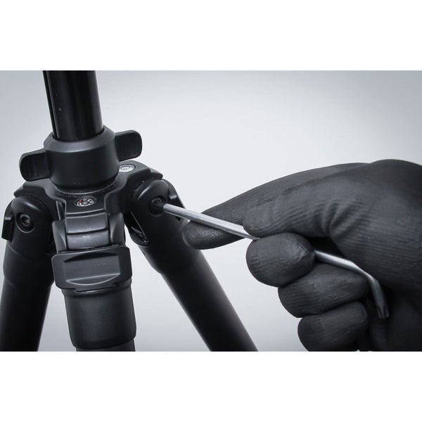 Einstellung eines Stativs mit einem Innensechskantschlüssel