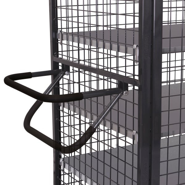 Detailansicht eines Gitterwagens mit Regalböden und Griff