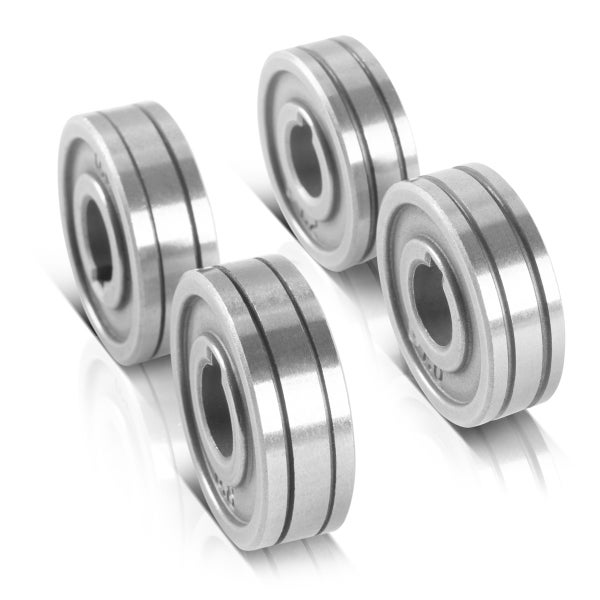 Zwei herzförmige Ausstechformen aus Metall