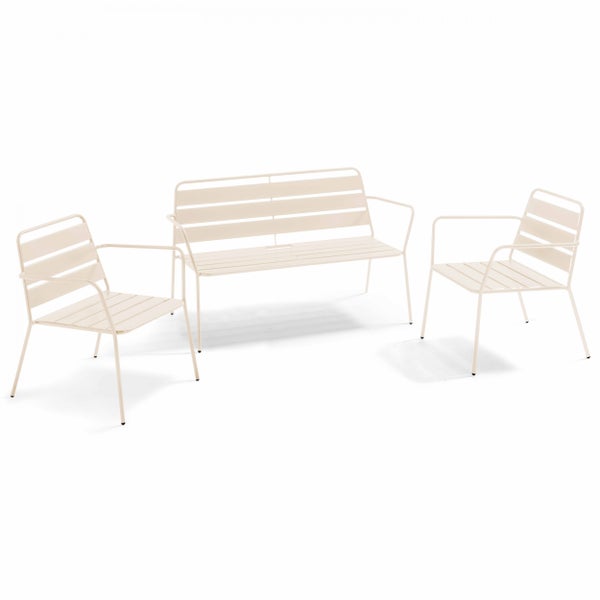 Modernes Gartenmöbel-Set aus Metall, bestehend aus einer Gartenbank für zwei Personen und zwei Lounge-Sesseln mit Querstreben.