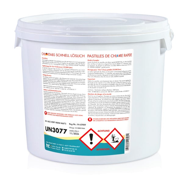 Eimer mit schnell löslichen Chlortabletten