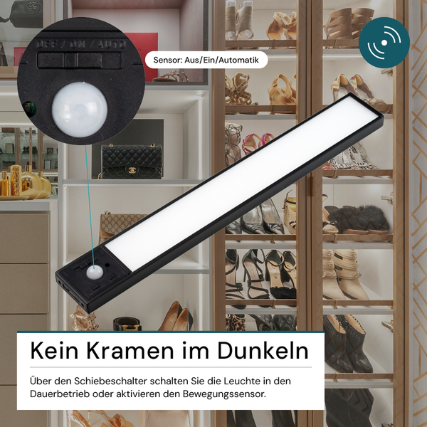 Schrankleuchte mit Bewegungssensor in einem Kleiderschrank