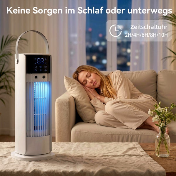 Mobiler Luftkühler mit Tragegriff und Zeitschaltuhr von zwei bis zehn Stunden im Wohnzimmer bei Nacht, während eine Frau schläft.