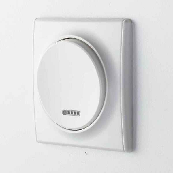Drehdimmer mit rundem Bedienknopf und Statusanzeige für die Unterputzmontage.