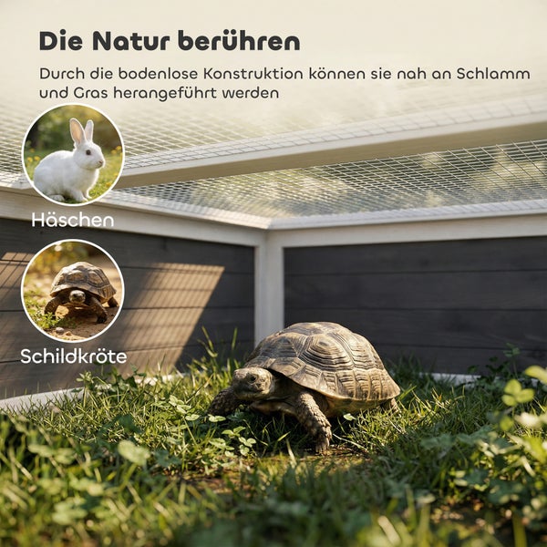 Kleintiergehege aus Holz mit Gitterabdeckung, bodenlose Konstruktion für Kontakt zu Gras, Schildkröte im Gehege, Inset-Bilder von Hase und Schildkröte.