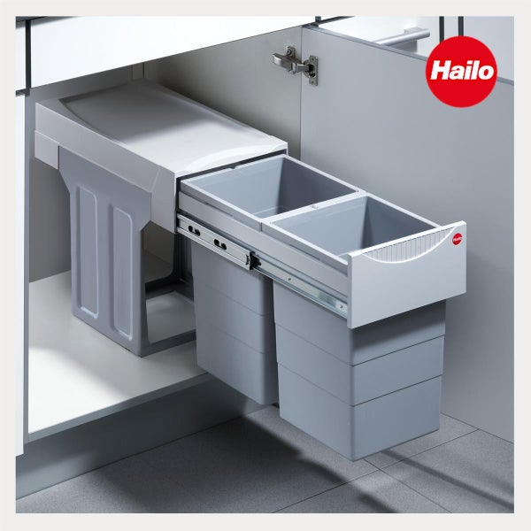 Hailo Logo. Ausziehbarer Abfallsammler zur Mülltrennung im Küchenunterschrank mit zwei Kunststoffbehältern.