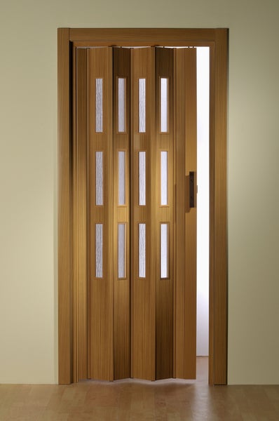 Holz Schiebetür mit Glaseinsätzen im Türrahmen