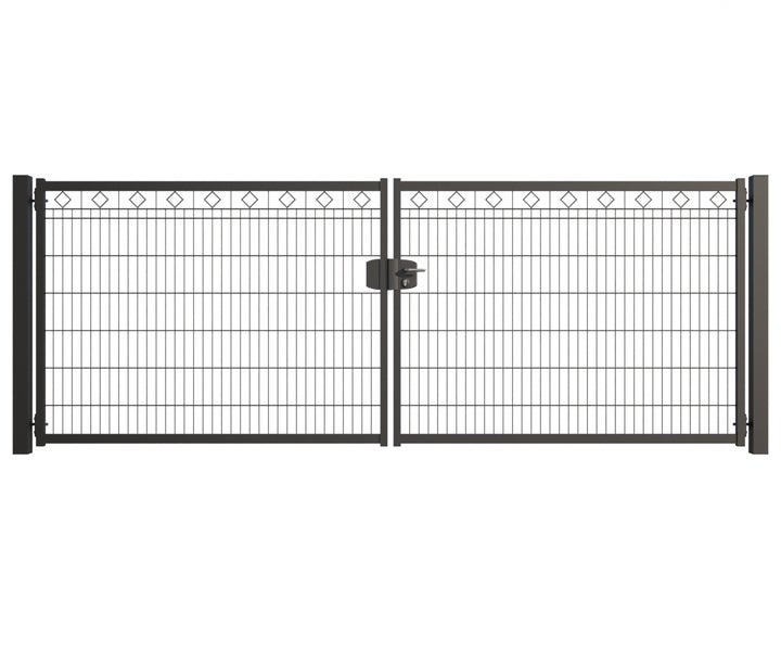 Doppeltor aus Metall mit Gittermuster