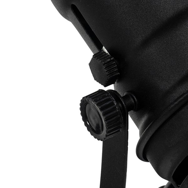 Detailaufnahme der schwarzen Einstellknöpfe eines Strahlers mit strukturierter Oberfläche.