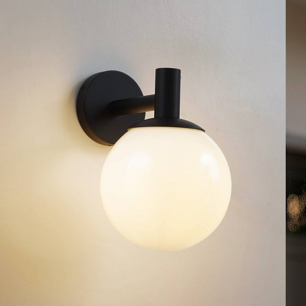 Lindby Dangan (spritzwassergeschützt (Modern) in Weiß aus Glas (1 flammig, E27)