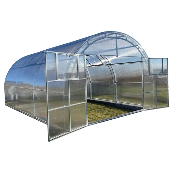 Tunnelgewächshaus aus Polycarbonat mit verzinktem Metallrahmen und geöffneter Doppeltür.