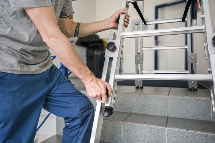 PROREGAL Stufen-Stehleiter Treppengängig 2 x 8 Stufen