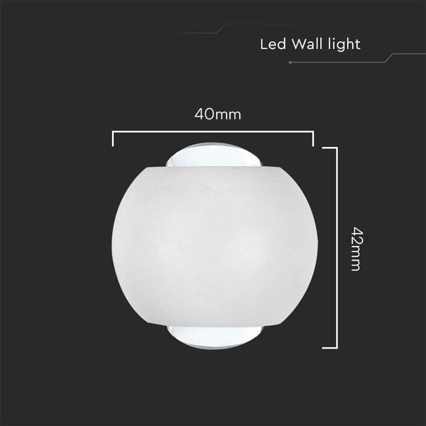 LED-Wandleuchte mit den Maßen 40 mm x 42 mm